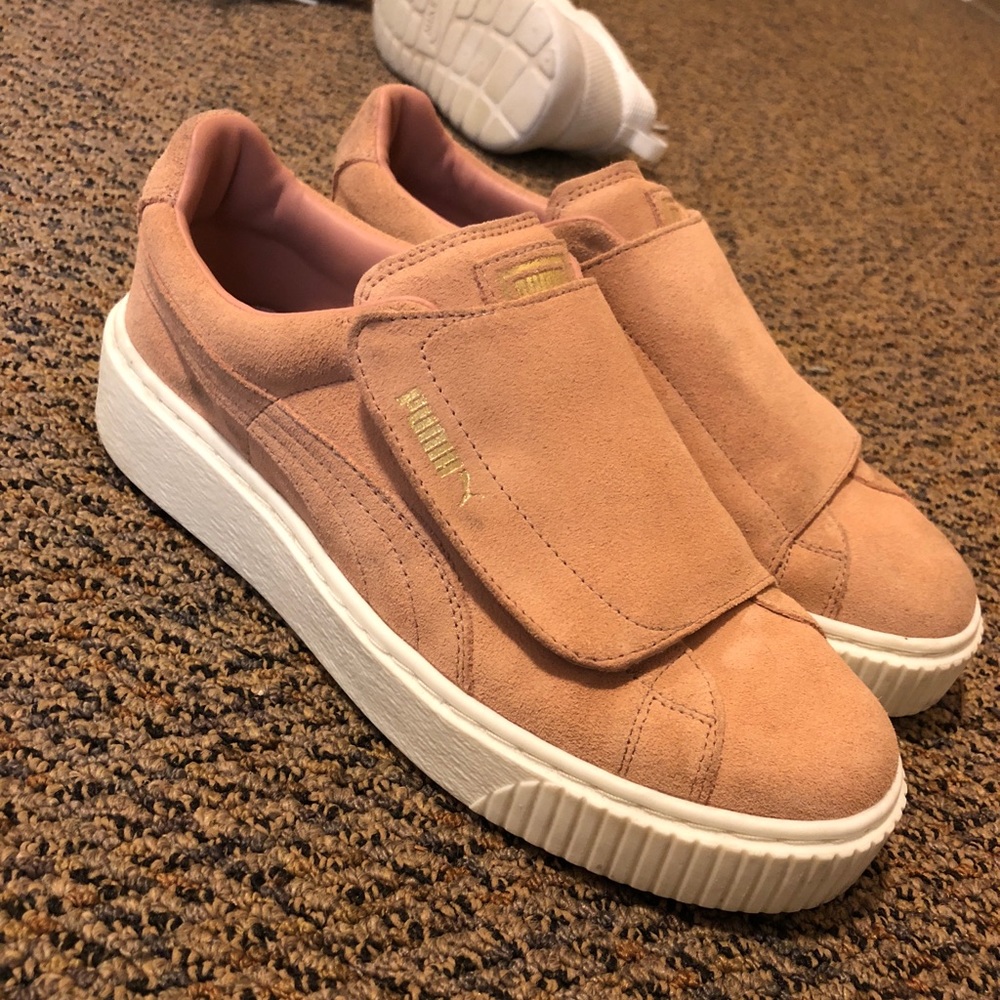 Puma Velcro Platform Sneaker Size 8.5 W